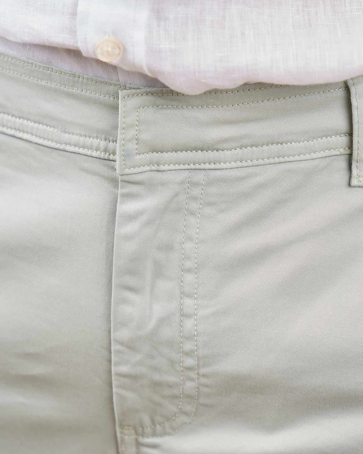 Chino coupe ajustée - Image 4