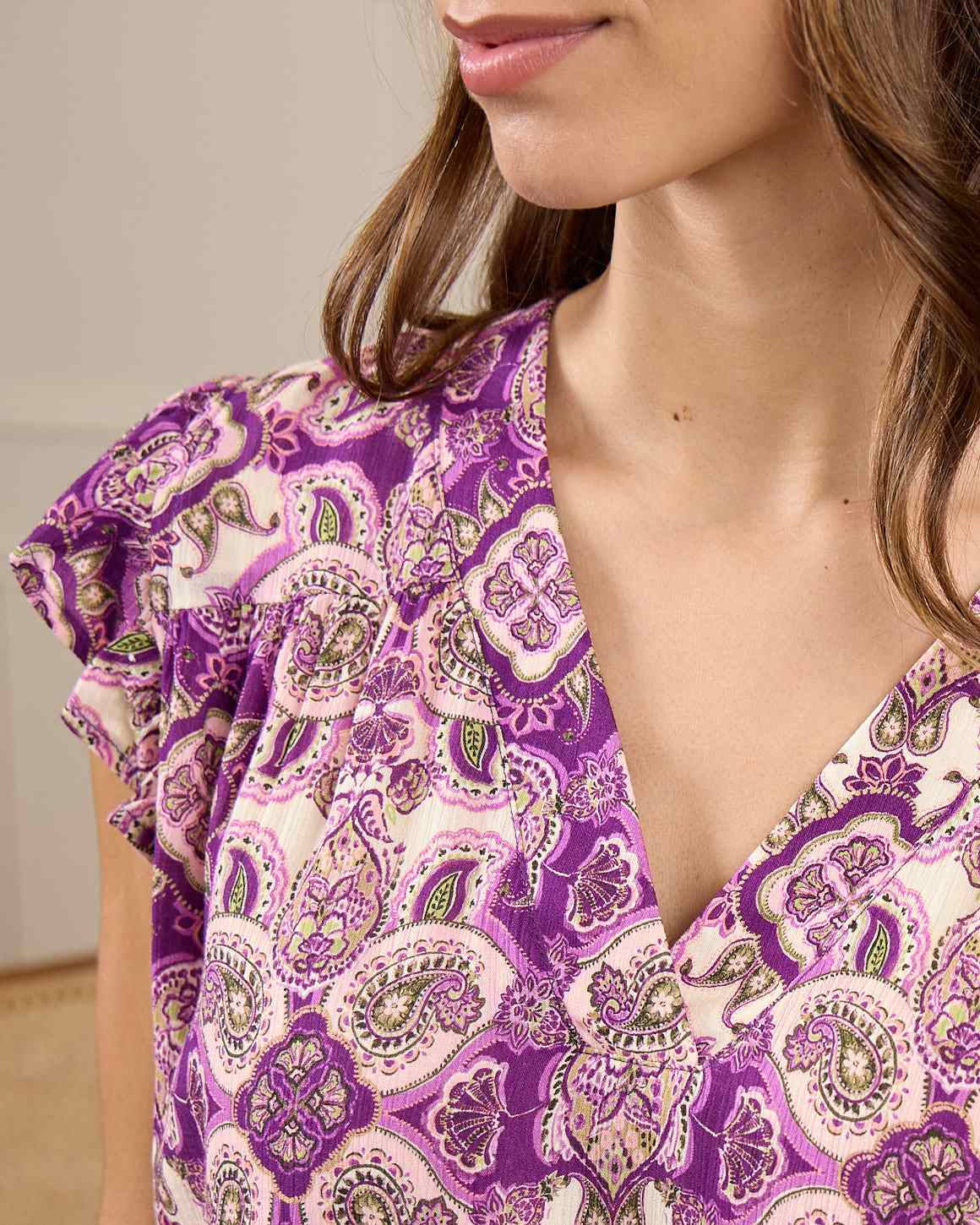 Top col V - Image 2