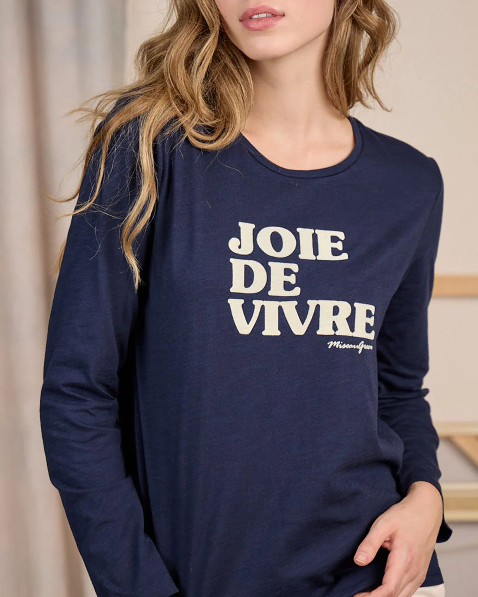 T-shirt message
